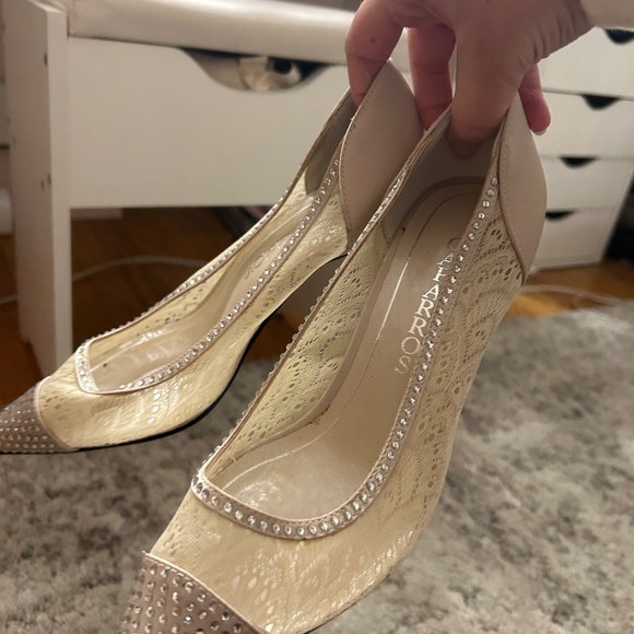 Cararros Lace Gold pointed Toe Heels Size 7.5 - Picture 4 of 5
